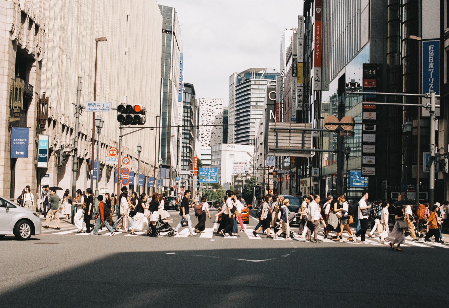 Roll 01 · Tokyo, frame 3