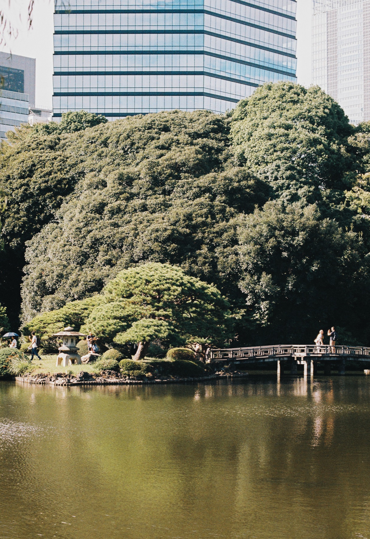 Roll 01 · Tokyo, frame 23