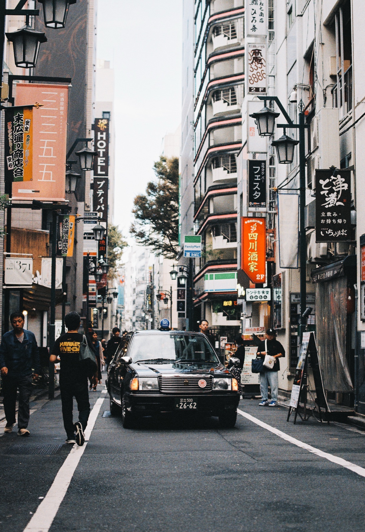 Roll 01 · Tokyo, frame 31